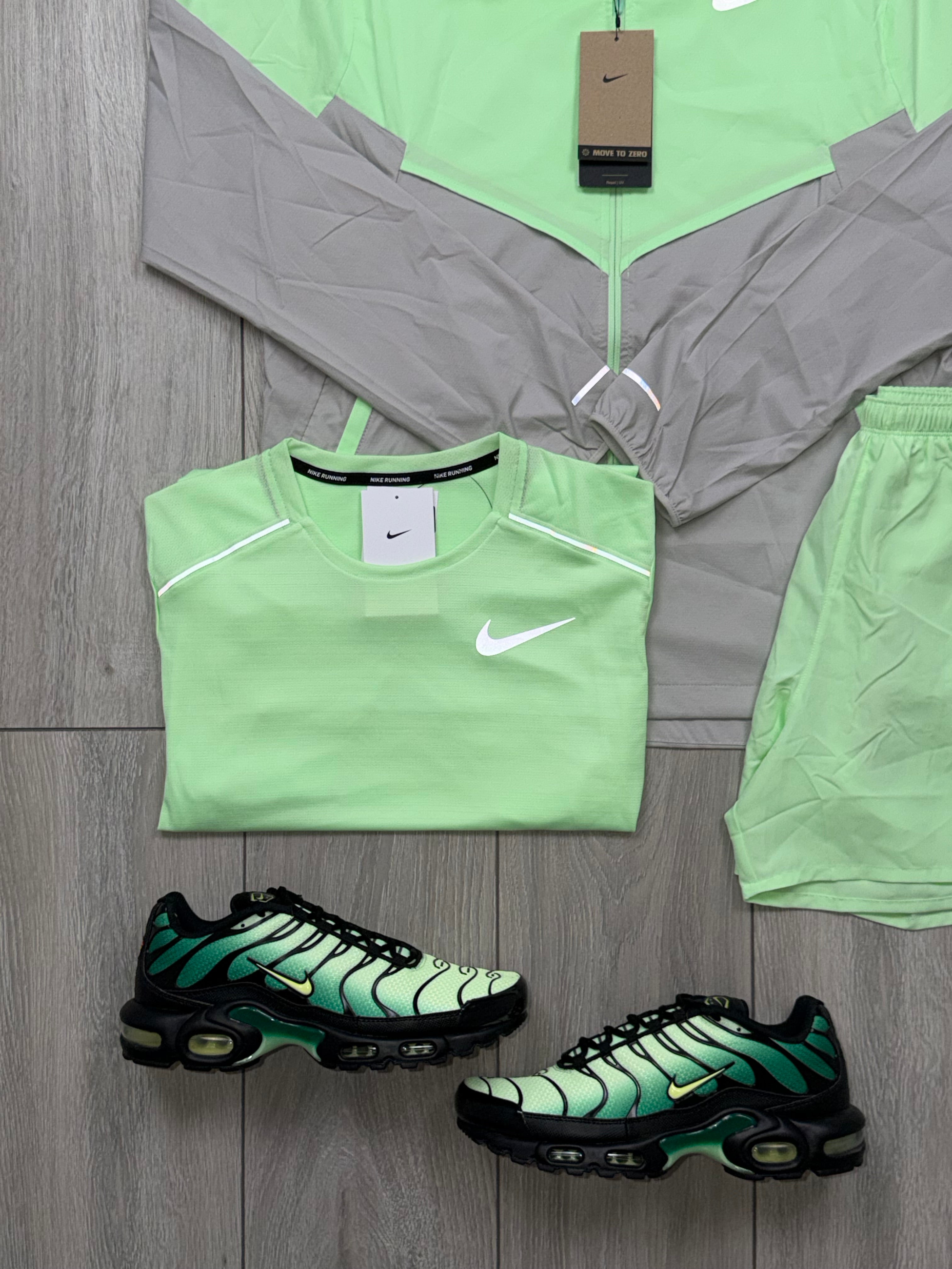 NIKE 3 PIECE REBEL WINDRUNNER VAPOUR GREEN SET