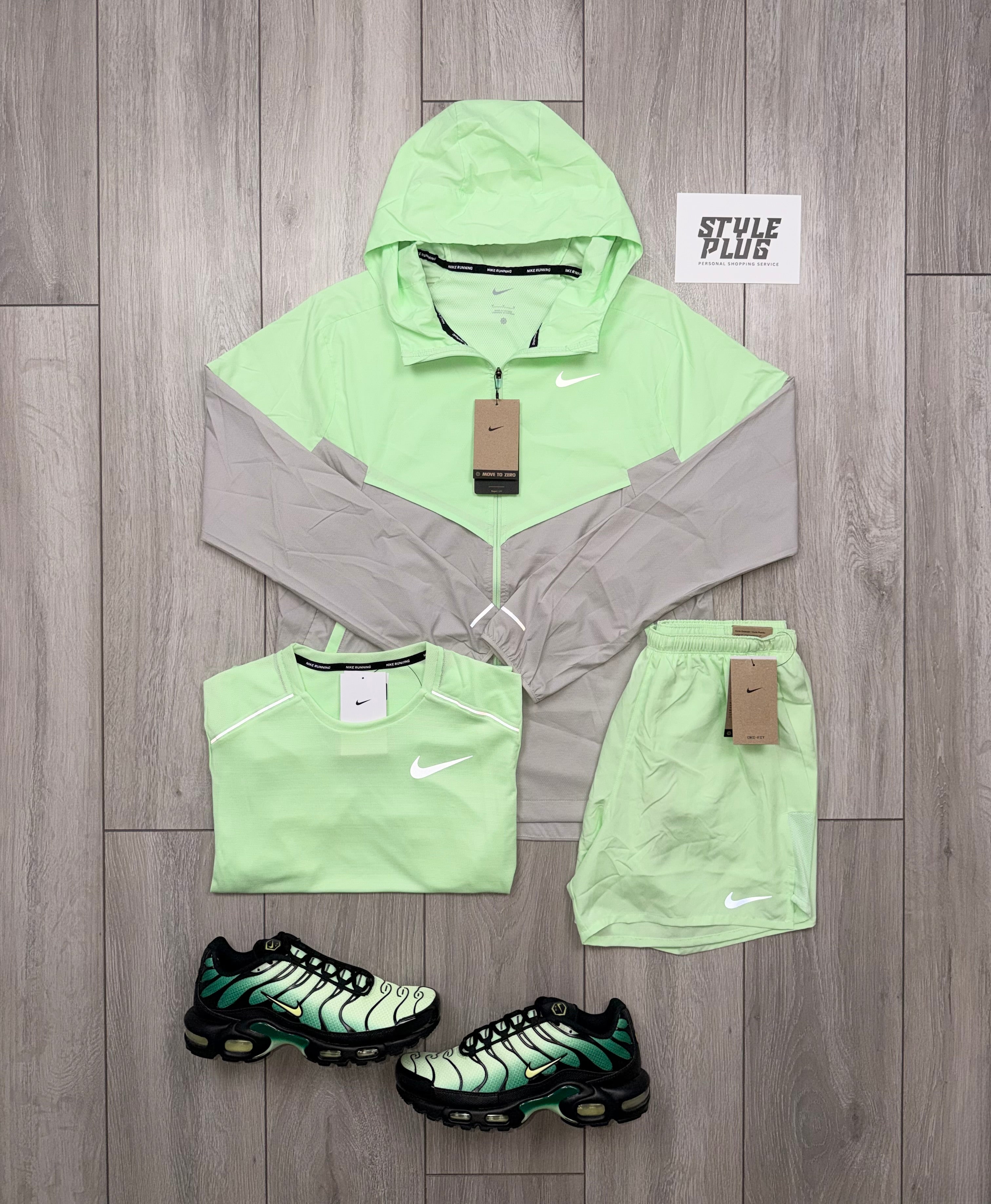 NIKE 3 PIECE REBEL WINDRUNNER VAPOUR GREEN SET